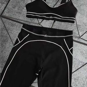 ALO Yoga Black and White Set